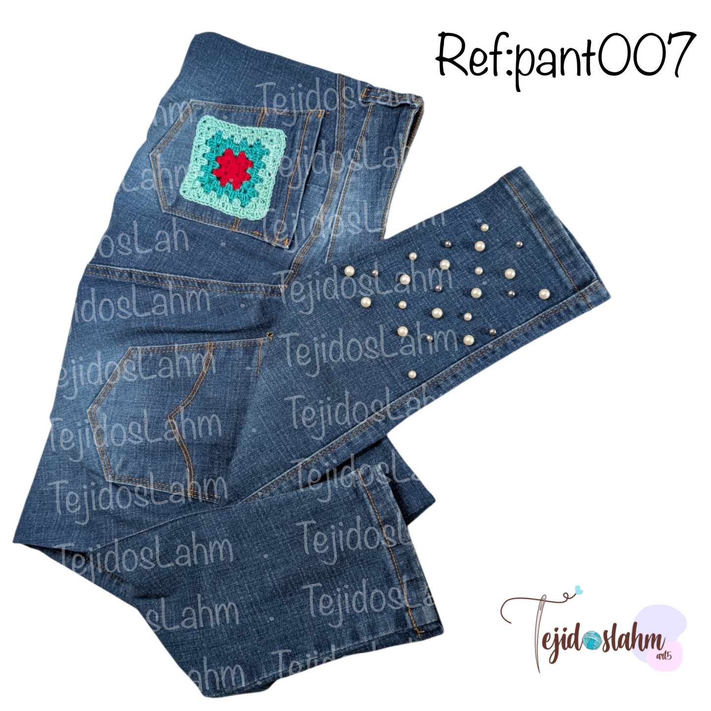 Pantalón de jeans bordado y con piedras