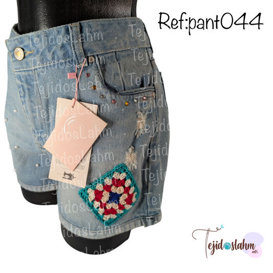 Short de jeans bordado a mano flores y mandala cuadro