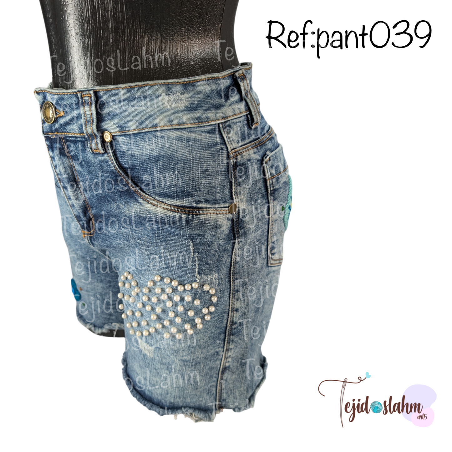 Short de jeans bordado a mano flores perlas