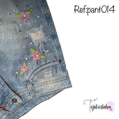 Pantalón de jeans bordado flores rosadas