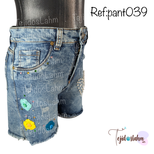 Short de jeans bordado a mano flores perlas