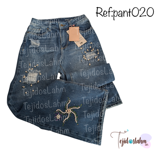 Pantalón de jeans ornamentos y apliques en perlas