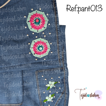 Pantalón de jeans bordado ornamentos flores