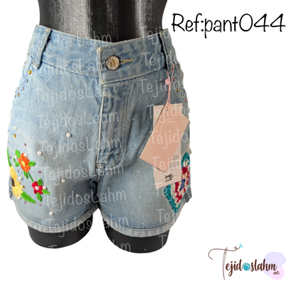 Short de jeans bordado a mano flores y mandala cuadro