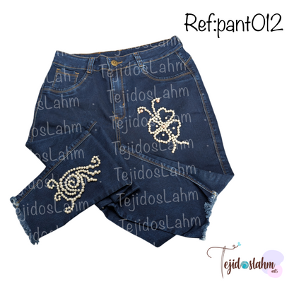 Pantalón de jeans ornamento con piedras