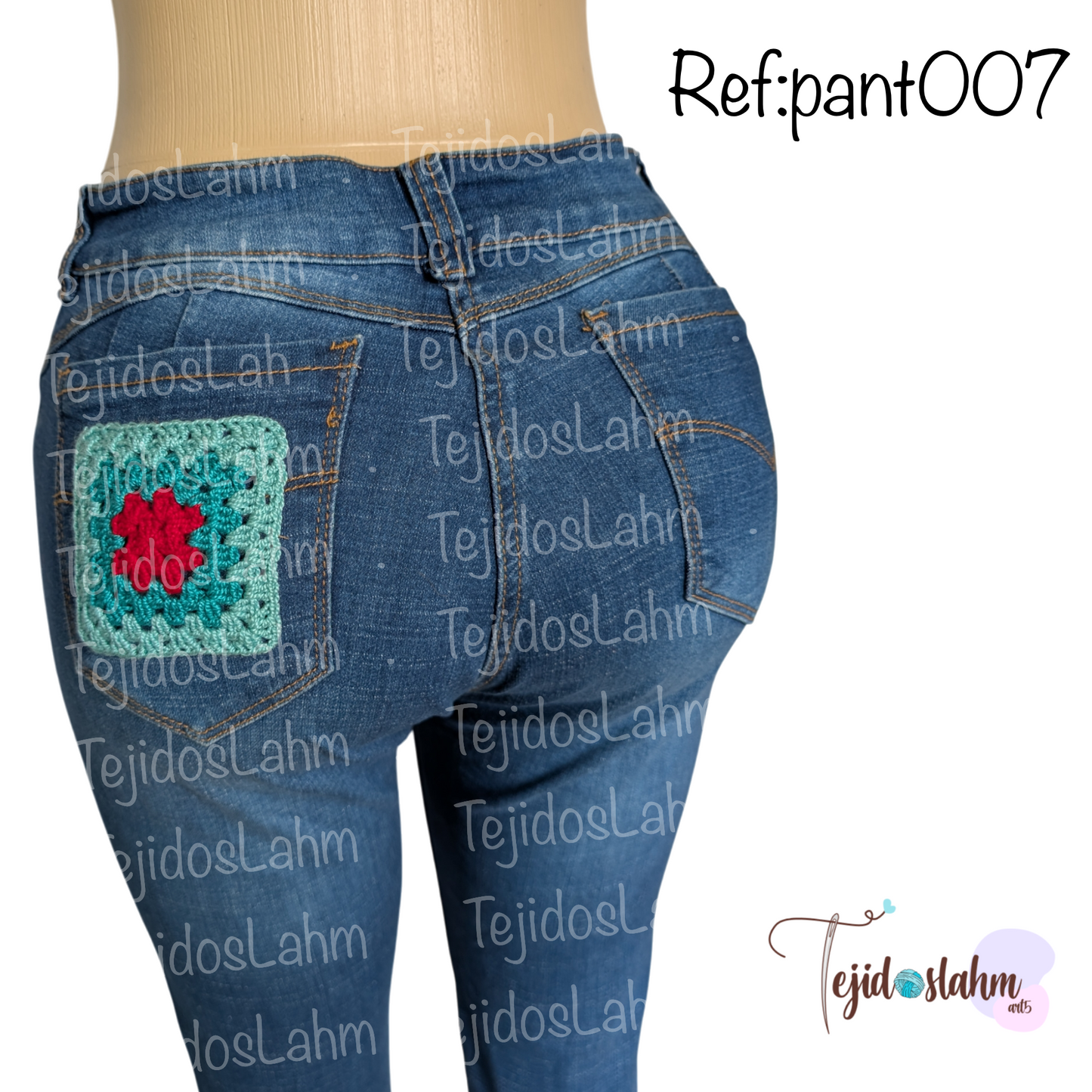 Pantalón de jeans bordado y con piedras