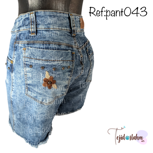 Short de jeans bordado a mano flores cafés