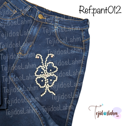 Pantalón de jeans ornamento con piedras